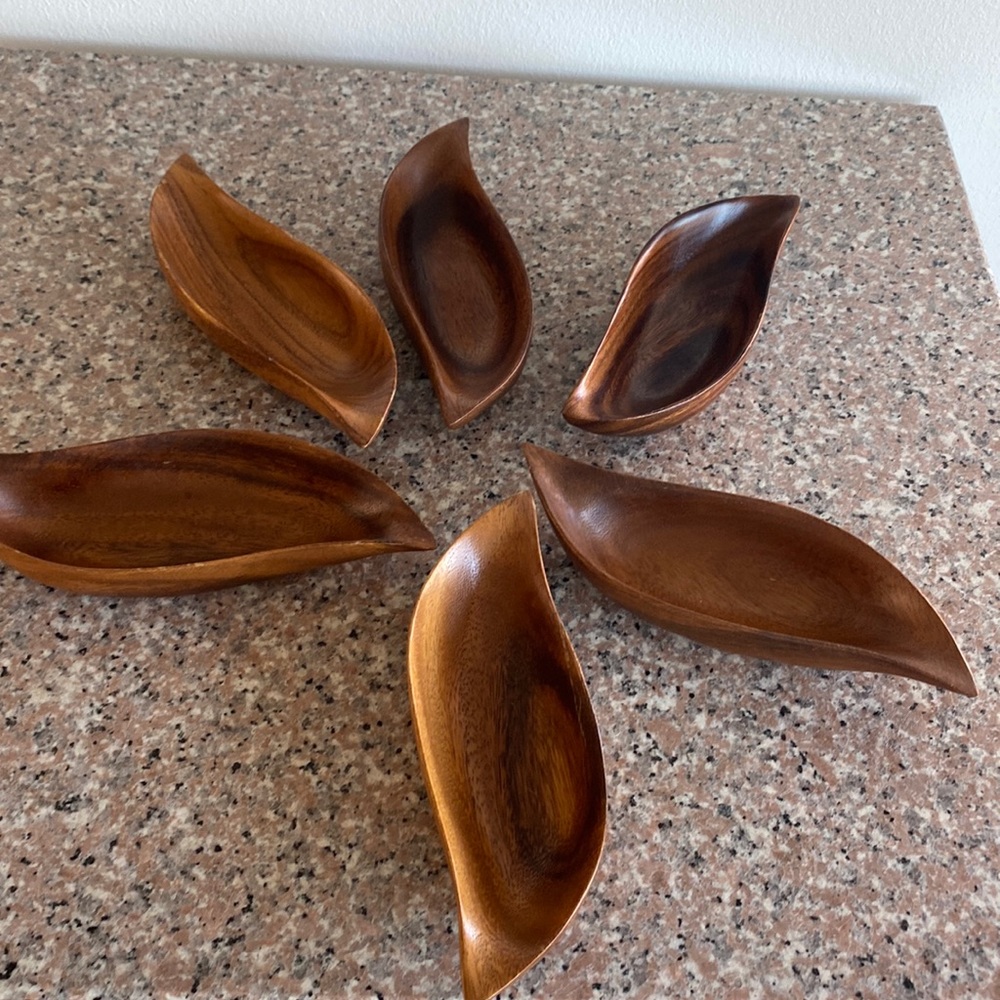 Handcarved Monkey Pod Bowls - Picture 3 of 16